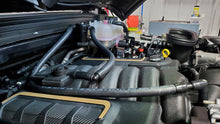 Cargar imagen en el visor de la galería, J&amp;L 2021-2024 Jeep Wrangler 392 Oil Seperator 3.0 Passenger Side - Black Anodized