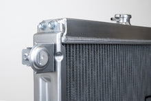 Cargar imagen en el visor de la galería, CSF 98-07 Toyota Land Cruiser / Lexus LX470 Heavy Duty All Aluminum Radiator