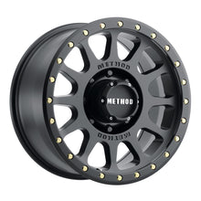 Cargar imagen en el visor de la galería, Method MR305 NV 17x8.5 0mm Offset 8x6.5 130.81mm CB Matte Black Wheel