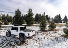 Cargar imagen en el visor de la galería, BAK 20-21 Jeep Gladiator Revolver X4s 5ft Bed Cover