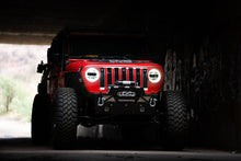 Cargar imagen en el visor de la galería, DV8 Offroad 2018+ Jeep Wrangler JL/Gladiator LED Projector Headlights