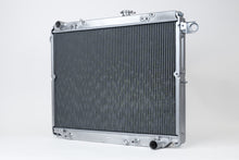 Cargar imagen en el visor de la galería, CSF 98-07 Toyota Land Cruiser / Lexus LX470 Heavy Duty All Aluminum Radiator