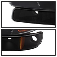 Cargar imagen en el visor de la galería, xTune GMC Sierra 99-06 /Yukon 00-06 Crystal Headlights &amp; Bumper Lights - Black HD-JH-GS99-AM-SET-BK