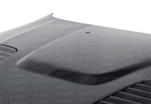 Cargar imagen en el visor de la galería, Seibon 97-03 BMW 5 Series 4Dr (E39) GTR-Style Carbon Fiber Hood