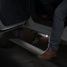 Cargar imagen en el visor de la galería, RealTruck 15-24 Ford F-150 CC 4dr VoltStep Electric Running Board Kit - Tex. Blk