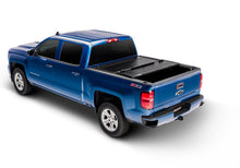 Cargar imagen en el visor de la galería, UnderCover 14-18 Chevy Silverado 1500 (19 Legacy) 5.8ft Flex Bed Cover