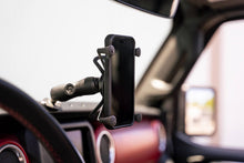 Cargar imagen en el visor de la galería, DV8 Offroad 18-23 Jeep Gladiator Digital Device Dash Mount