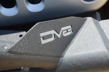Cargar imagen en el visor de la galería, DV8 Offroad 07-18 Jeep Wrangler JK/JL FS-13 Steel Stubby Front Bumper w/ Fog Lights