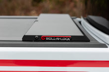 Cargar imagen en el visor de la galería, Roll-N-Lock 2020 Jeep Gladiator 5ft bed (w/ Trail Rail System) M-Series Retractable Tonneau Cover