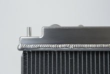 Cargar imagen en el visor de la galería, CSF Nissan R33 Skyline GT-R/GTS Full Billet Aluminum High-Performance Radiator