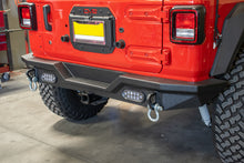 Cargar imagen en el visor de la galería, DV8 Offroad 2018+ Jeep Wrangler JL Rear Bumper w/ LED Lights