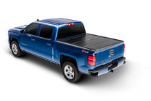 Cargar imagen en el visor de la galería, UnderCover 14-18 Chevy Silverado 1500 (19 Legacy) 5.8ft Flex Bed Cover