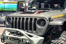 Cargar imagen en el visor de la galería, Oracle Jeep JL/Gladiator JT Oculus Bi-LED Projector Headlights - Amber/White Switchback