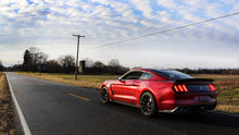 Cargar imagen en el visor de la galería, Corsa 2015-2020 Ford Mustang GT350 3in Double X Pipe Exhaust