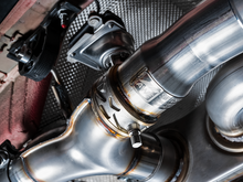 Cargar imagen en el visor de la galería, AWE Tuning BMW F8X M3/M4 Track Edition Catback Exhaust - Chrome Silver Tips