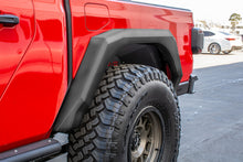 Cargar imagen en el visor de la galería, DV8 Offroad 2019+ Jeep Gladiator Armor Fenders