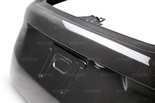 Cargar imagen en el visor de la galería, Seibon 15-16 Ford Focus Hatchback Carbon Fiber Trunk Lid