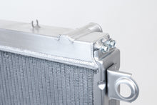 Cargar imagen en el visor de la galería, CSF 98-07 Toyota Land Cruiser / Lexus LX470 Heavy Duty All Aluminum Radiator