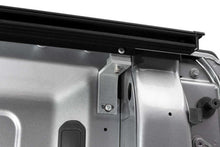 Cargar imagen en el visor de la galería, Roll-N-Lock 2019 Ram 1500 XSB 65.5in A-Series Retractable Tonneau Cover