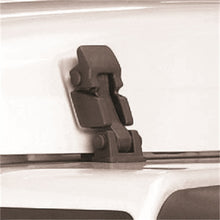 Cargar imagen en el visor de la galería, Omix Hood Catch &amp; Bracket Set 97-06 Jeep Wrangler