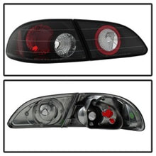 Cargar imagen en el visor de la galería, Spyder Toyota Corolla 98-02 Euro Style Tail Lights Black ALT-YD-TC98-BK