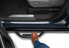 Cargar imagen en el visor de la galería, N-Fab Nerf Step 2019 Chevy/GMC 1500 Crew Cab - Cab Length Gloss - Black - 3in