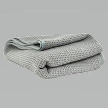 Cargar imagen en el visor de la galería, Chemical Guys Waffle Weave Gray Matter Microfiber Drying Towel - 36in x 25in