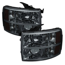 Cargar imagen en el visor de la galería, Xtune Chevy Silverado 07-13 Crystal Headlights Smoked HD-JH-CS07-AM-SM