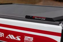 Cargar imagen en el visor de la galería, Roll-N-Lock 2020 Jeep Gladiator 5ft bed (w/ Trail Rail System) M-Series Retractable Tonneau Cover