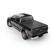 Cargar imagen en el visor de la galería, Roll-N-Lock 15-18 Ford F-150 SB 77-3/8in M-Series Retractable Tonneau Cover