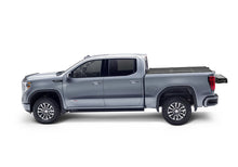 Cargar imagen en el visor de la galería, UnderCover 16-21 Toyota Tacoma Double Cab 5ft Triad Bed Cover