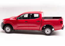 Cargar imagen en el visor de la galería, Retrax 04-up Titan Crew Cab 4-doors (w/ or w/o Utilitrack) RetraxPRO MX