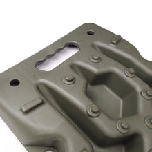 Cargar imagen en el visor de la galería, DV8 Offroad Recovery Traction Boards w/ Carry Bag - Olive