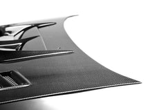 Cargar imagen en el visor de la galería, Seibon 98-01 Subaru Impreza/WRX/STI (GC6/8) CW-Style Carbon Fiber Hood