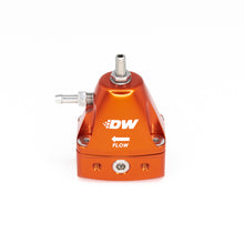 Cargar imagen en el visor de la galería, DeatschWerks DWR1000iL In-Line Adjustable Fuel Pressure Regulator - Orange