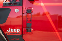 Cargar imagen en el visor de la galería, DV8 Offroad 07-23 Jeep Gladiator/Wrangler JT/JK/JL Hinge Mounted Step