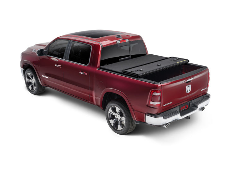 Extang 19-20 Dodge Ram (5 ft 7 in) with multifunction (split) tailgate Solid Fold 2.0