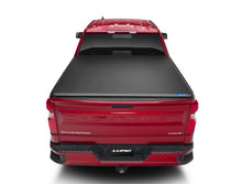 Cargar imagen en el visor de la galería, Lund 14-17 Chevy Silverado 1500 (5.5ft. Bed) Genesis Tri-Fold Tonneau Cover - Black