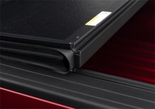 Cargar imagen en el visor de la galería, UnderCover 19-20 Ram 1500 5.7ft Flex Bed Cover