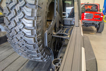Cargar imagen en el visor de la galería, DV8 Offroad 2019+ Jeep Gladiator Universal Stand Up In-Bed Tire Carrier