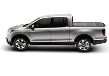 Cargar imagen en el visor de la galería, UnderCover 17-20 Honda Ridgeline 5ft Flex Bed Cover