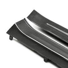 Cargar imagen en el visor de la galería, Seibon 09-10 Nissan GTR R35 OEM Style Carbon Fiber Door Sills (Pair)