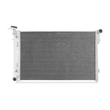 Cargar imagen en el visor de la galería, Mishimoto 02-05 Holden Commodore VY V6 Aluminum Radiator