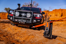 Cargar imagen en el visor de la galería, ARB Weekender Recovery Kit Incl 17600lb Recovery Strap/4.75T Shackles