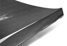 Cargar imagen en el visor de la galería, Seibon 10-12 BMW E92 2DR LCI BM Style Carbon Fiber Hood