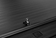 Cargar imagen en el visor de la galería, Roll-N-Lock 2019 Chevrolet Silverado 1500 SB 77-3/4in A-Series Retractable Tonneau Cover