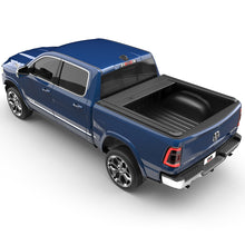 Cargar imagen en el visor de la galería, EGR 19-23 Dodge Ram 1500 Short Box RollTrac Manual Retratable Bed Cover