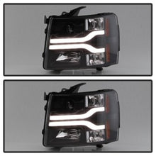 Cargar imagen en el visor de la galería, Spyder Chevy Silverado 1500 07-13 Version 3 Projector Headlights - Black PRO-YD-CS07V3-LBDRL-BK