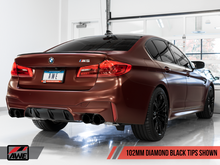 Cargar imagen en el visor de la galería, AWE Tuning 18-19 BMW F90 M5 Track Edition Axle-Back Exhaust- Black Diamond Tips