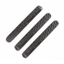 Cargar imagen en el visor de la galería, Rugged Ridge Elite Dr Hndle Inserts Black Tread 2Dr 07-18 Jeep Wrangler JK